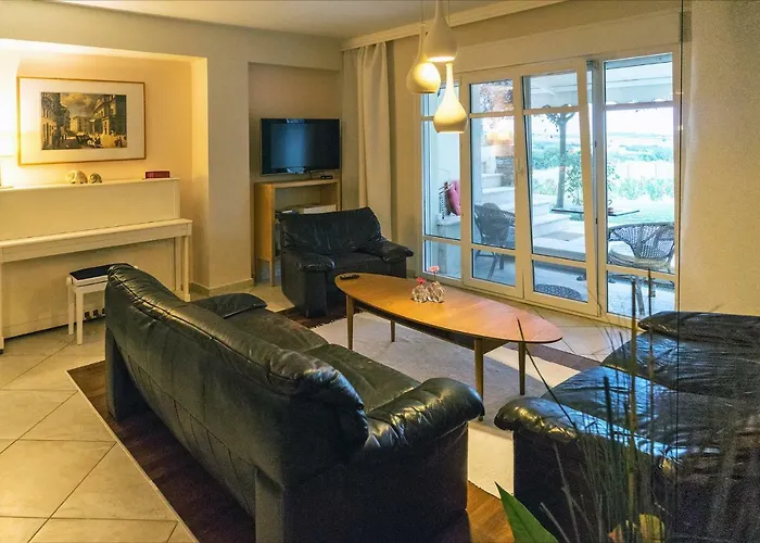 Lovely Apartm.Near Airport