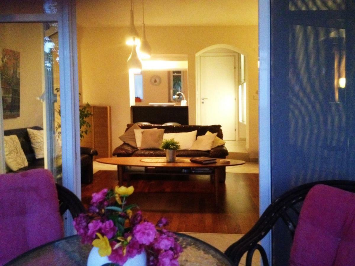 Lovely Apartm.near Airport